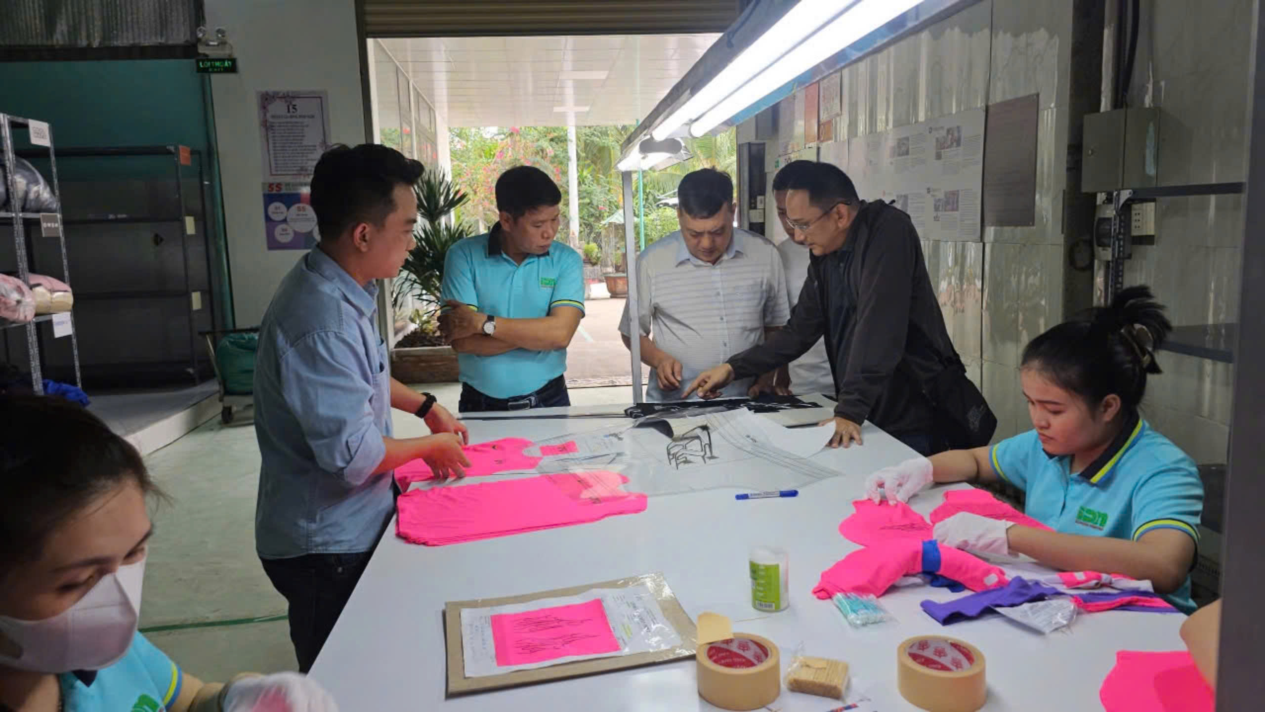 Tiếp đón khách hàng đối tác 3